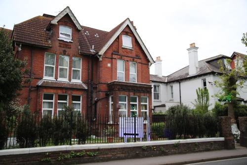 A Gosport Inn - Free Private Parking