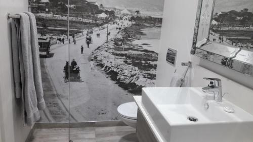 Camps Bay Apartment - image 2