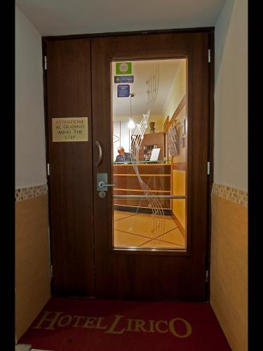 Hotel Lirico - image 10