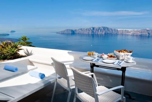 Andromeda Villas & Spa Resort Room Type - Junior Suite with Caldera View