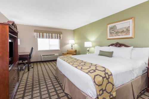 Baymont by Wyndham Fulton - image 27