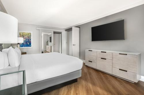 Hilton Grand Vacations Chicago Downtown Magnificent Mile - image 25