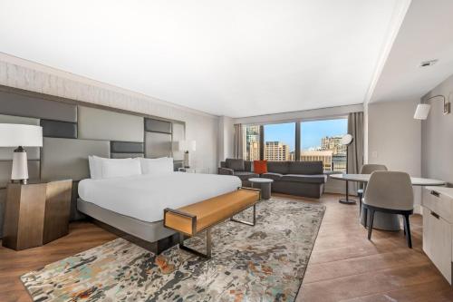 Hilton Grand Vacations Chicago Downtown Magnificent Mile - image 20