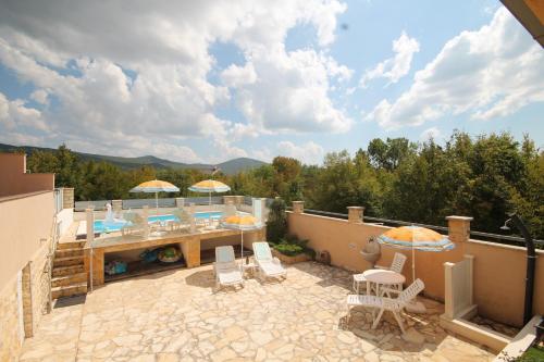 Viesnīcas āriene, VILLA DINJA in Gizdavac