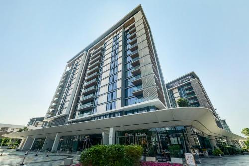 Exterior view, Livbnb - Upgraded 2BR, Near Shopping & Dining Hubs in Bluewaters Island