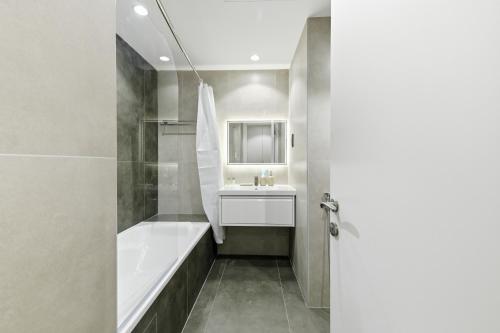 StoneTree - Beach access - 3BR with maids- 15th floor - image 26