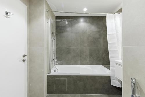 StoneTree - Beach access - 3BR with maids- 15th floor - image 36