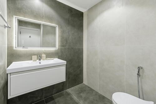StoneTree - Beach access - 3BR with maids- 15th floor - image 42