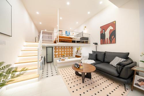 Shanghai Hills & ZINN City Loft Near Metro Line 1 Changshu Rd and Close to Tianzi Fang, Shanghai