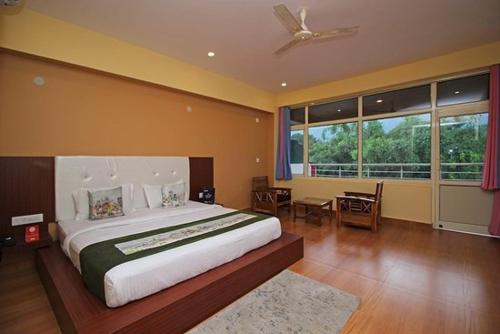 Red carpet hotel 5