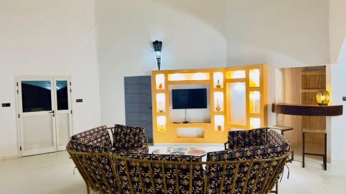 Létesítmények, Keur Tisserin in Sintian