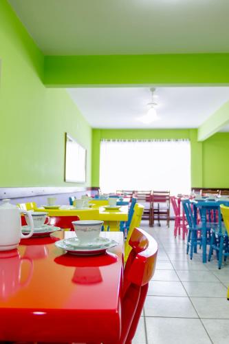 Cabanas Hostel & Suites