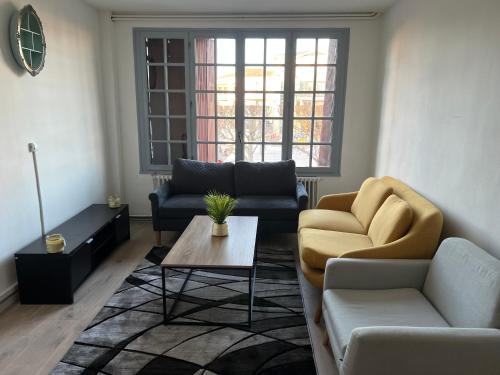 Appartement maison duplex bien placé centre-ville (Appartement maison duplex bien place centre-ville) in 羅里柏斯