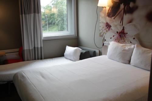 ibis Marne La Vallee Emerainville Room Type - Room, 1 Double Bed with Sofa bed