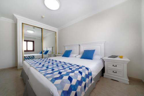 BLUESEA Los Cocoteros Room Type - One-Bedroom Apartment with Sea View