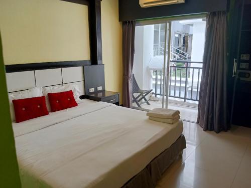 room detail thumbnail 2