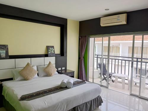 room detail thumbnail 1