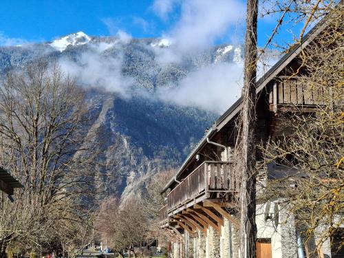 Domaine De La Grande Longe in Le Bourg-d'Oisans