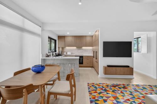 Kitchen, Spacious North Bondi Apt with Balcony near Beach in North Bondi