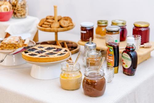 餐飲選擇, Tenuta i Maroneri - Quiet nature retreat near Lake Garda in 德利納