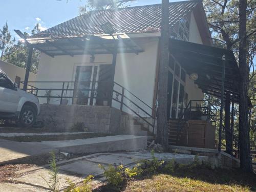 Chalet Moderno entre Pinos con Vista al Bosque in Valle de Angeles
