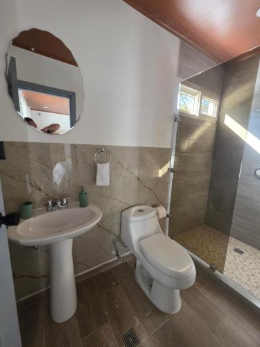 Bagno, Chalet Moderno entre Pinos con Vista al Bosque in Valle de Angeles