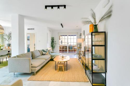 Beachside Duplex Pool Family-Friendly
