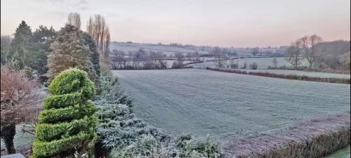 Peaceful Derbyshire Cottage with stunning views in Stanley Common