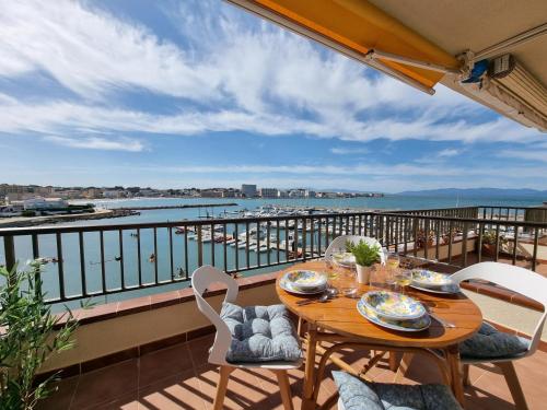 Apartamento con terraza a 200m de la playa de Riells - HISP-236-170