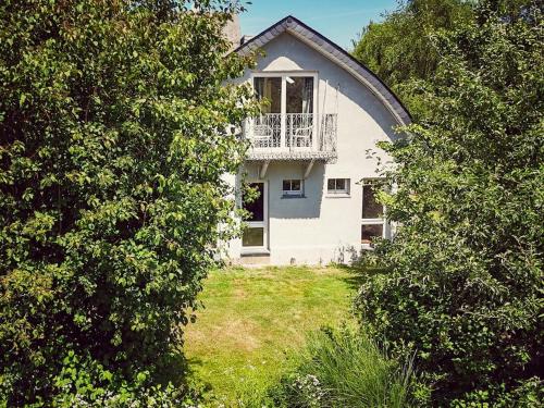 Exterior view, Historic Holiday Home By The Swimming Pond in Braunfels
