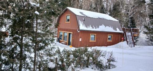 A szálláshely kívülről, Le Iris in Saint-Alexis-Des-Monts (QC)