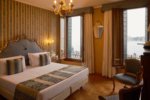 Double room, superior, lagoon view, 3 beds
