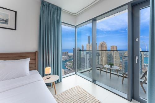 Vacationer Holiday Homes I Modern 2 Bedroom I Skyline & Marina Views, Dubái (foto 2)