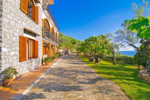 Appartamenti in villa-Il Giardino dei Filosofi – khách sạn tại Ascea Marina