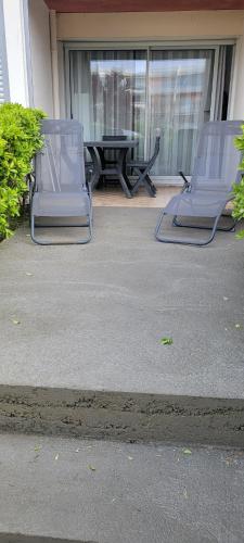 Studio cabine clim rez-de-jardin résid piscine 150 m plage