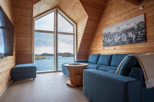 Skats, Henningsvær Rorbuer in Henningsvaer