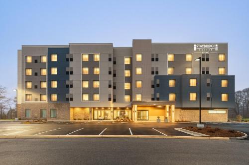 Staybridge Suites Norfolk Airport by IHG – khách sạn tại Sân bay quốc tế Norfolk
