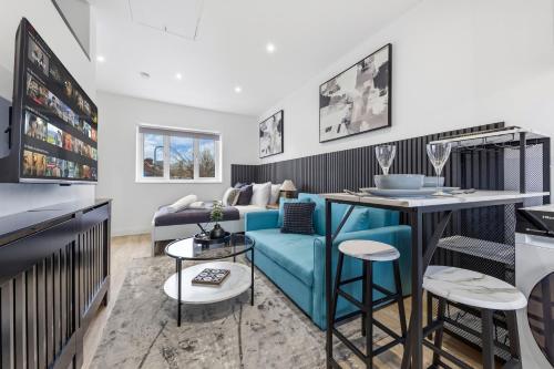 Walk to Stadium: Prime 1BR Stay | 2 Beds Sleeps 3 - image 10
