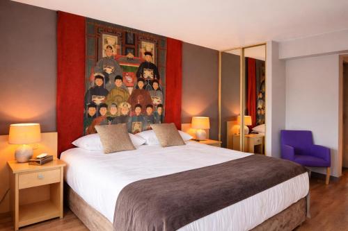 1 double bed, 1 twin bed