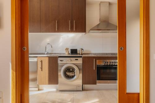 2 bedrooms, 4 beds