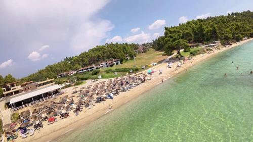 Exterior view of Beachfront Villa - 100m to Beach - Sleeps 10