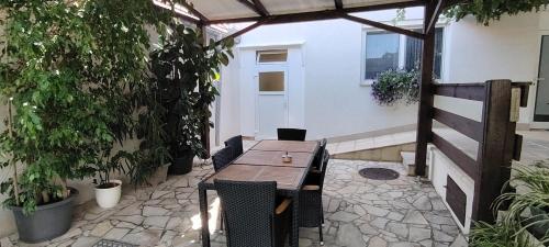 花園, Ferienwohnung Maks und Kris in 聖安德拉貝弗勞恩基肯