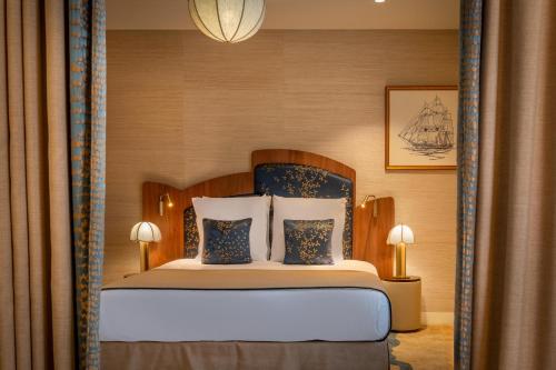 2 twin beds