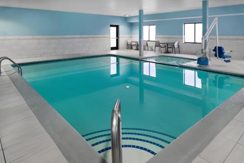 Holiday Inn Express Kansas City - at the Legends! an IHG Hotel - image 36
