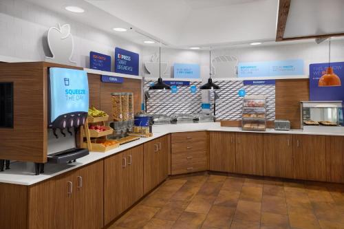 ห้องอาหาร, Holiday Inn Express Kansas City - at the Legends By IHG in แคนซัส ซิตี้ (KS)
