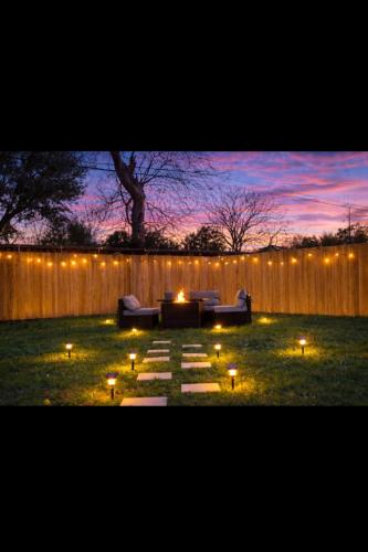 Modern 4BR King Suite Including Backyard Oasis with Firepit in Highland Meadows