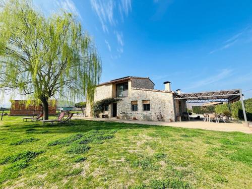 Masia Can Pares with pool & stunning surroundings in Szentgyörgy