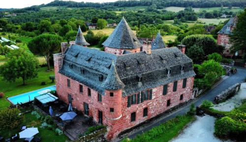 Chateau de Vassinhac chambres d'hotes Collonges la rouge in Ferrand