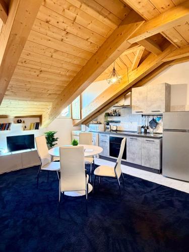Coco Home-Chic Mansarda In the Heart of Turin, Turin