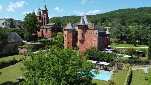 Exterior view, Chateau de Vassinhac chambres d'hotes Collonges la rouge in Ferrand